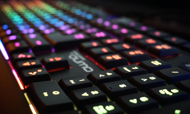 Игровая клавиатура Expert, эксперт серии Dragon War by Qumo с RGB подсветкой